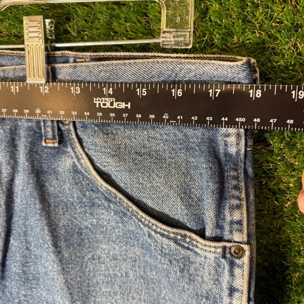 Wrangler Authentic Jeans Mens Size 36x30 Light‎ Wash Denim Casual Pants